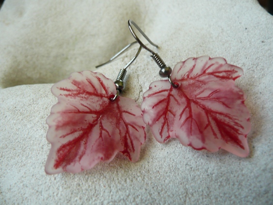 leaf-gorgeosity-pink-rock