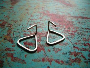 little-triangle-urban-earrings-closeup